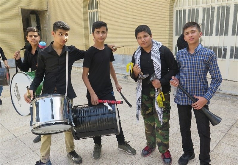 عزاداری کودکان اهوازی در سوگ شهدای کربلا