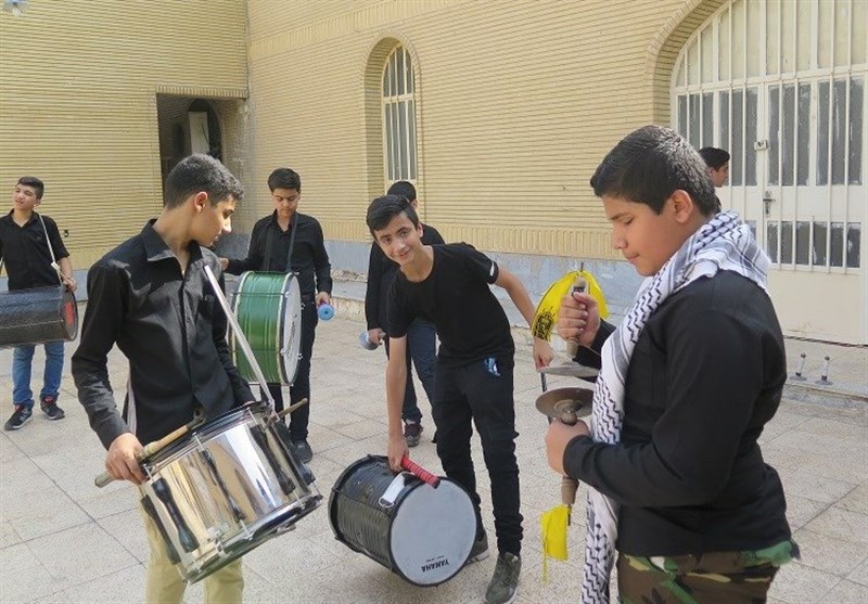 عزاداری کودکان اهوازی در سوگ شهدای کربلا