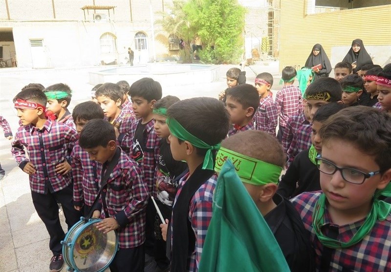 عزاداری کودکان اهوازی در سوگ شهدای کربلا