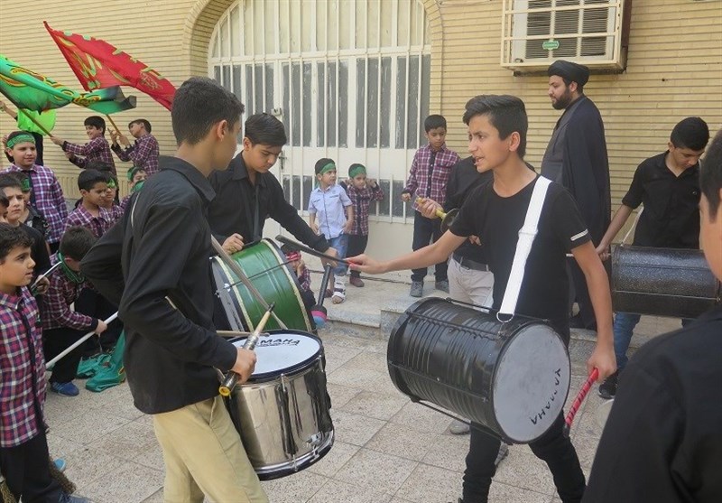 عزاداری کودکان اهوازی در سوگ شهدای کربلا