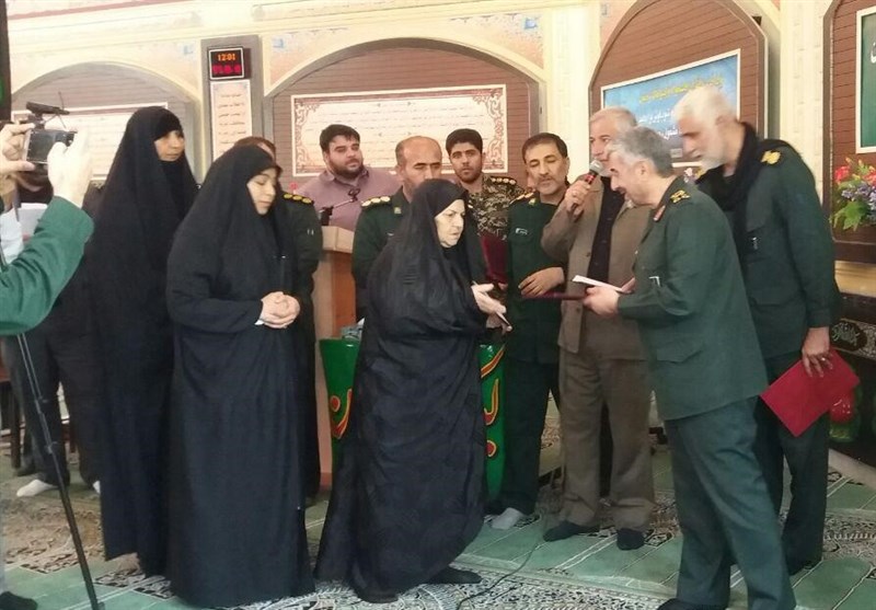 تجلیل از خانواده شهدای مدافع حرم خوزستان