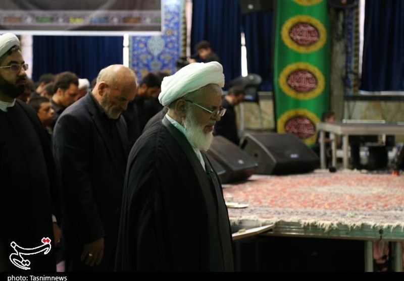 نماز ظهر عاشورا یزد به امامت آیت الله ناصری نماینده ولی فقیه در استان و امام جمعه یزد
