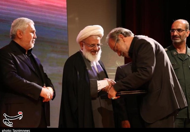 تجلیل از خادمان عاشورایی یزد با حضور آیت الله ناصری نماینده ولی فقیه در استان و امام جمعه یزد