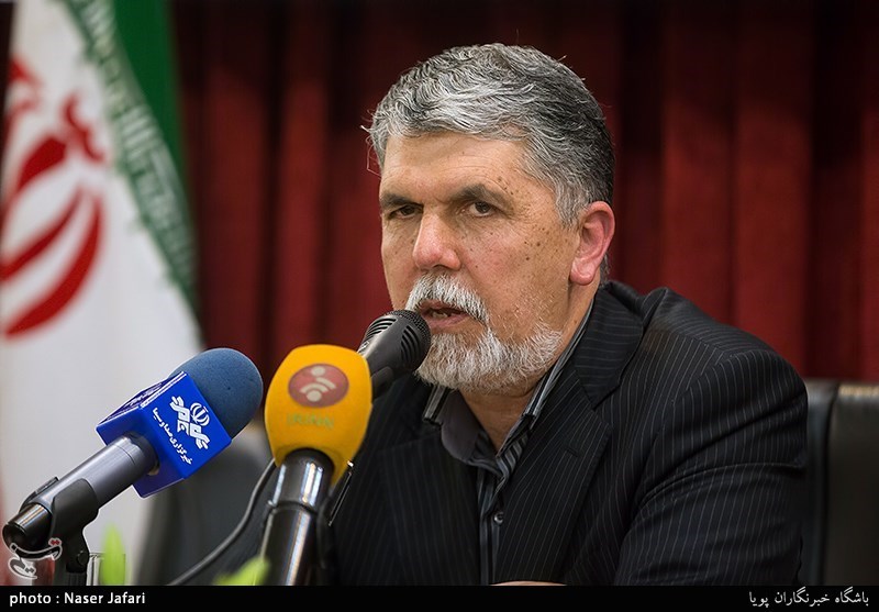 نشست هم اندیشی اصحاب فرهنگ، هنر و رسانه عرصه دفاع مقدس با وزیر ارشاد