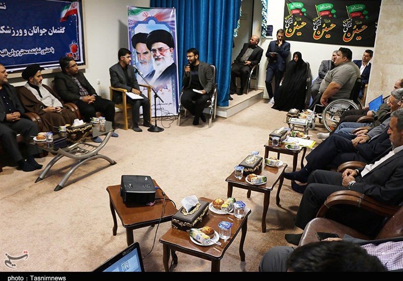 دیدار جوانان با امام جمعه ارومیه