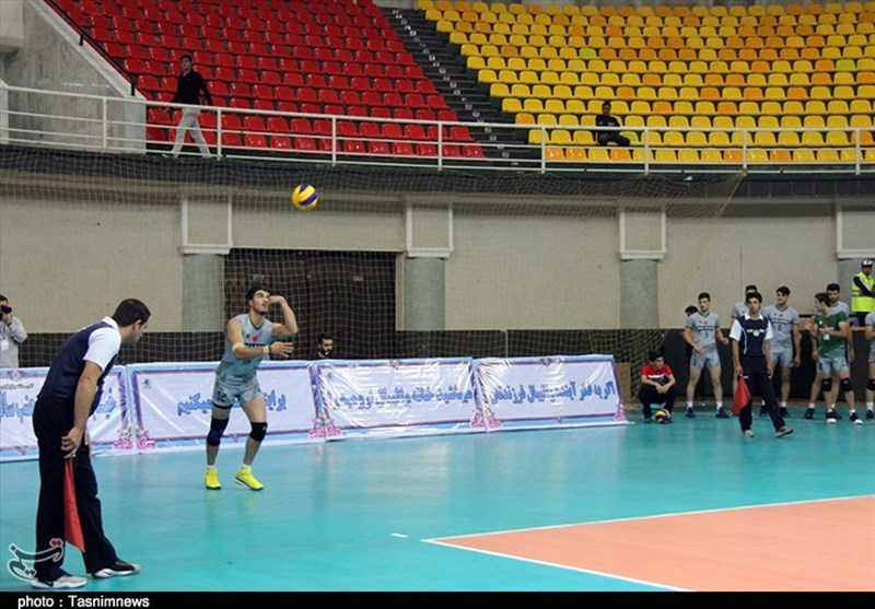 دیدار تیم والیبال شهرداری ارومیه و شمس تهران-سالن 6 هزار نفری غدیر ارومیه
