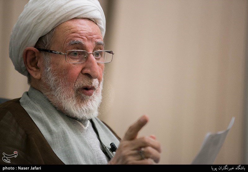 گفت و گو با  آیت الله محمدیزدی