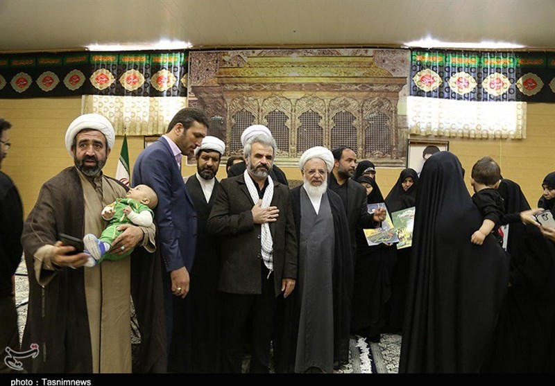 دیدار خانواده شهید حججی با آیت الله ناصری یزدی