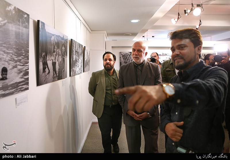 رونمایی تابلو یالثارات الحسین و نمایشگاه عکس میانمار و