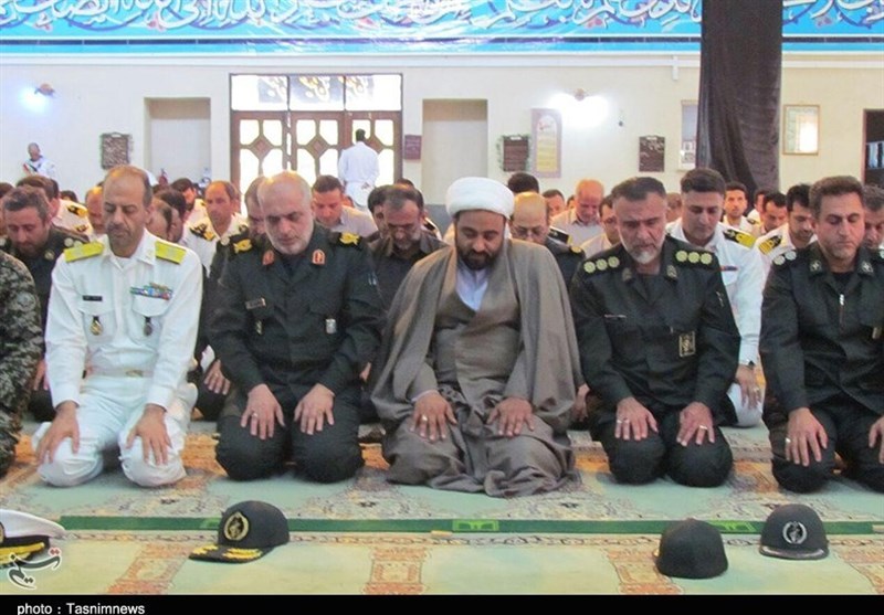 نماز وحدت ارتش و سپاه در رشت
