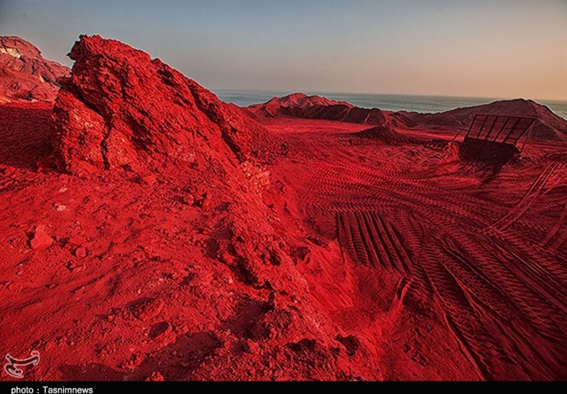 معدن خاک سرخ هرمز