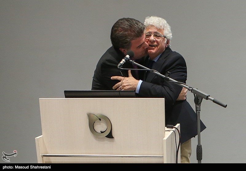 اهدای آثار لوریس چکناواریان به موزه موسیقی