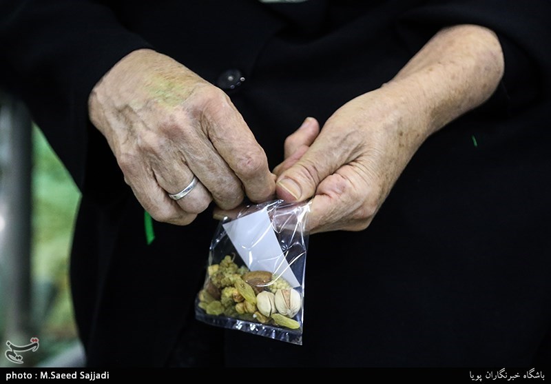 بسته بندی آجیل زائران کربلا