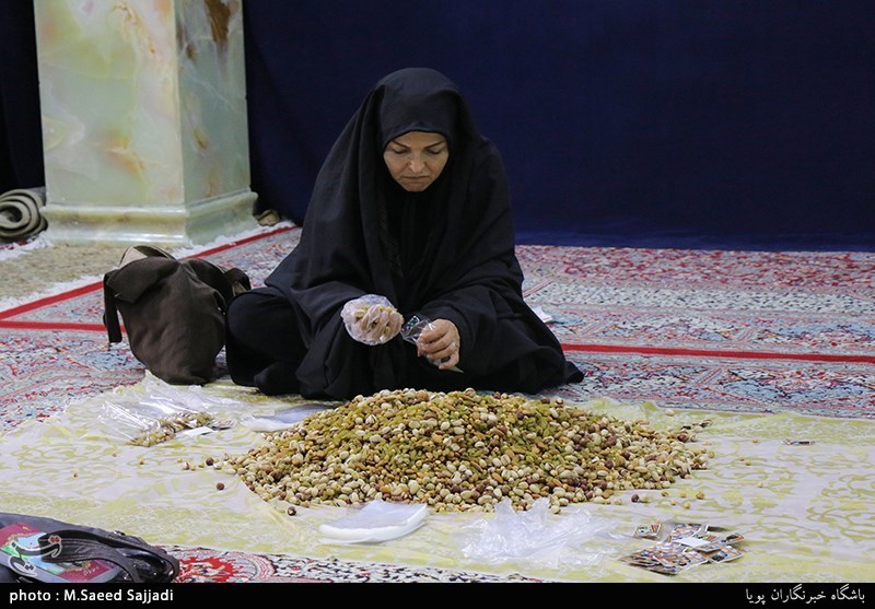 بسته بندی آجیل زائران کربلا