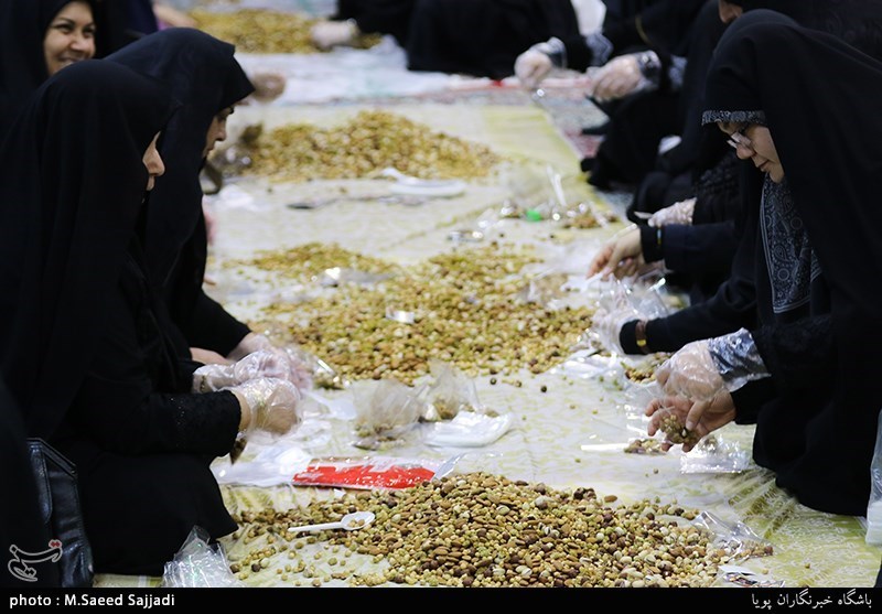 بسته بندی آجیل زائران کربلا