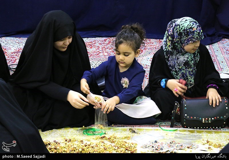 بسته بندی آجیل زائران کربلا