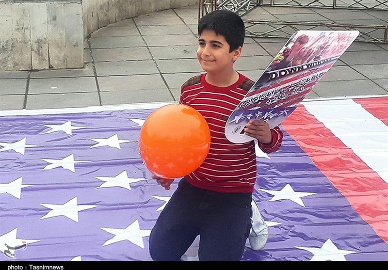 حضور حماسی گیلانیان در راهپیمایی روز ملی استکبارستیزی به‌روایت تصویر