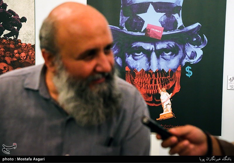 افتتاحیه ی نمایشگاه پوستر سقوط شیطان بزرگ