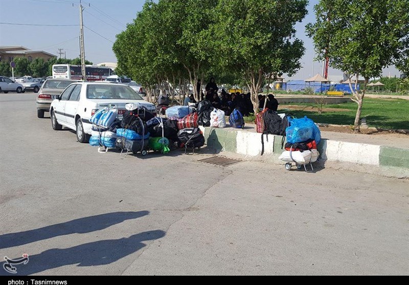 گروه های زائران تبعه غیر ایرانی در هر گوشه ای دیده می شوند