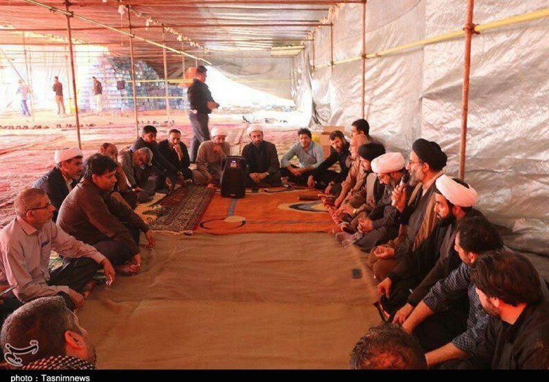 استقبال پرسنل اداره اوقاف خوزستان از زائران حسینی در موکب اباعبدالله حسین(ع) به روایت تصویر