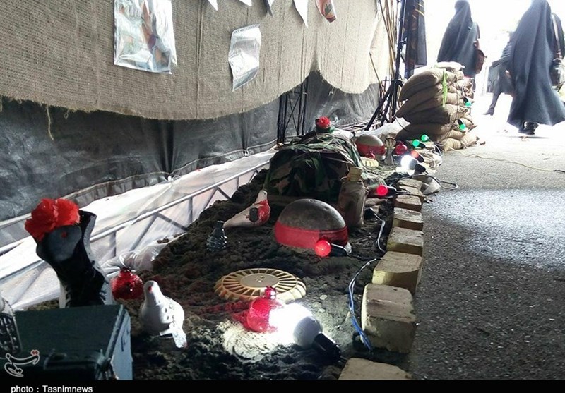 نمایشگاه "دلسوختگان اربعین" در رشت