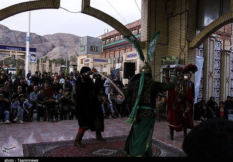 اجرای تعزیه گروه ده زیار در گلزار شهدای کرمان
