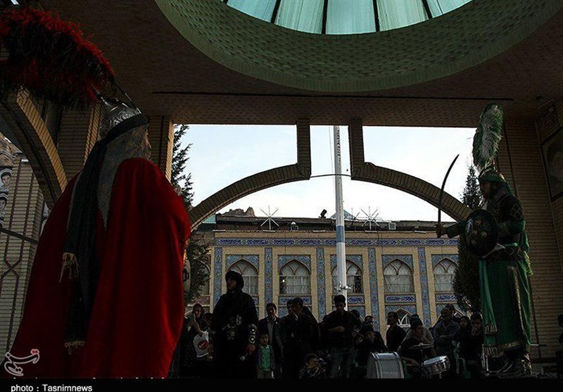 اجرای تعزیه گروه ده زیار در گلزار شهدای کرمان