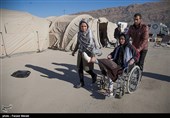 امداد رسانی به مصدومان زلزله در سرپل‌ذهاب