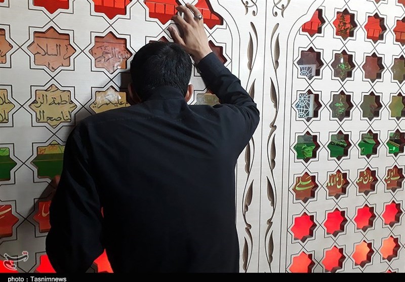 حضور زائران اربعین در معراج شهدای اهواز 