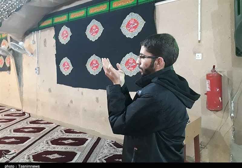 حضور زائران اربعین در معراج شهدای اهواز 