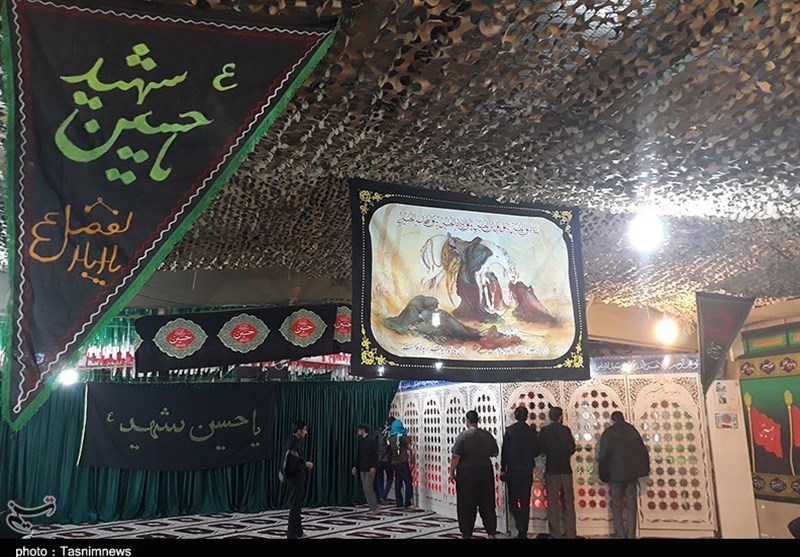 حضور زائران اربعین در معراج شهدای اهواز 