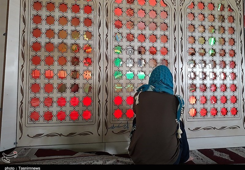 حضور زائران اربعین در معراج شهدای اهواز 