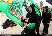 پیاده روی زائران اربعین حسینی از نجف به کربلا