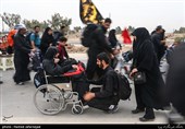 پیاده روی زائران اربعین حسینی از نجف به کربلا