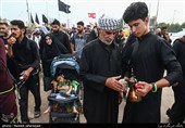 پیاده روی زائران اربعین حسینی از نجف به کربلا