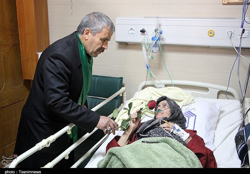 عیادت خادمان آستان قدس رضوی از بیماران یزد