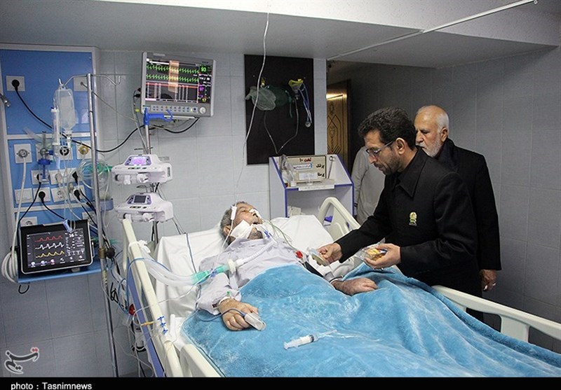 عیادت خادمان آستان قدس رضوی از بیماران یزد