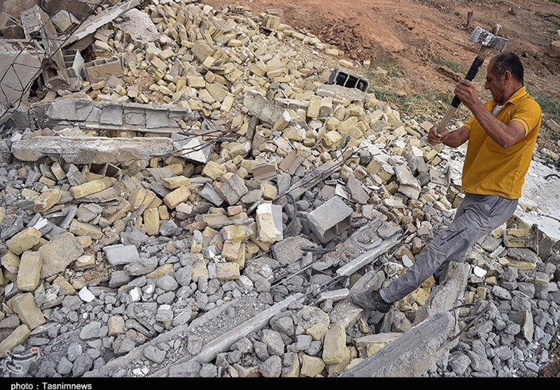 تخلیه و تخریب 40 منزل مسکونی ناامن در اهواز