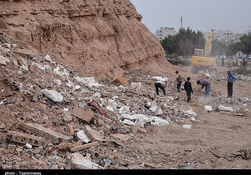 تخلیه و تخریب 40 منزل مسکونی ناامن در اهواز