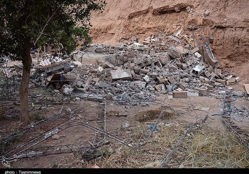 تخلیه و تخریب 40 منزل مسکونی ناامن در اهواز