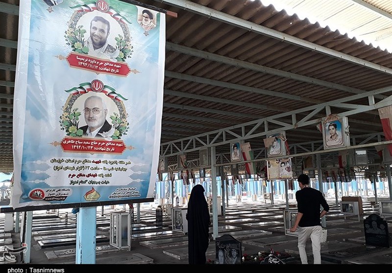 نصب تمثال شهیدان مدافع حرم در گلزار شهدای اهواز