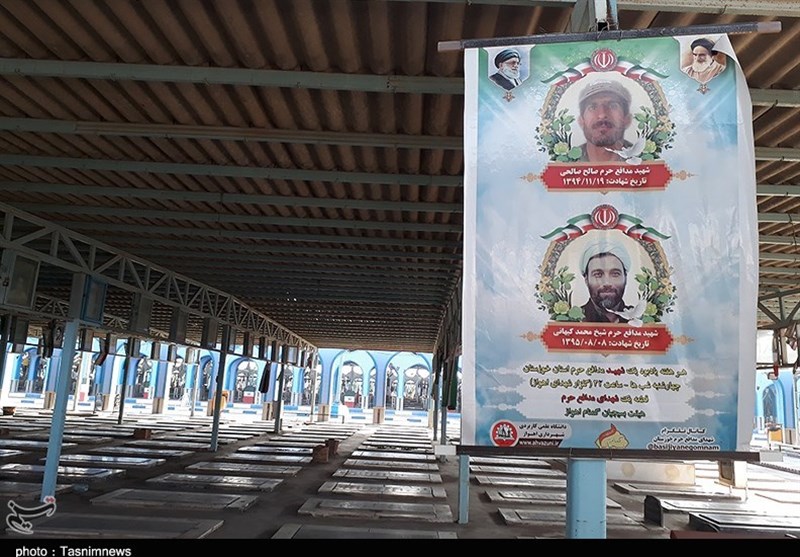 نصب تمثال شهیدان مدافع حرم در گلزار شهدای اهواز