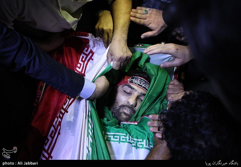 وداع با پیکر شهید مدافع حرم مهدی موحدنیا