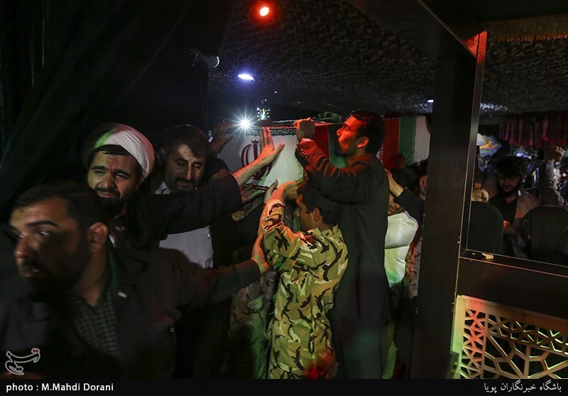 وداع با پیکر شهید مدافع حرم علیرضا جیلان