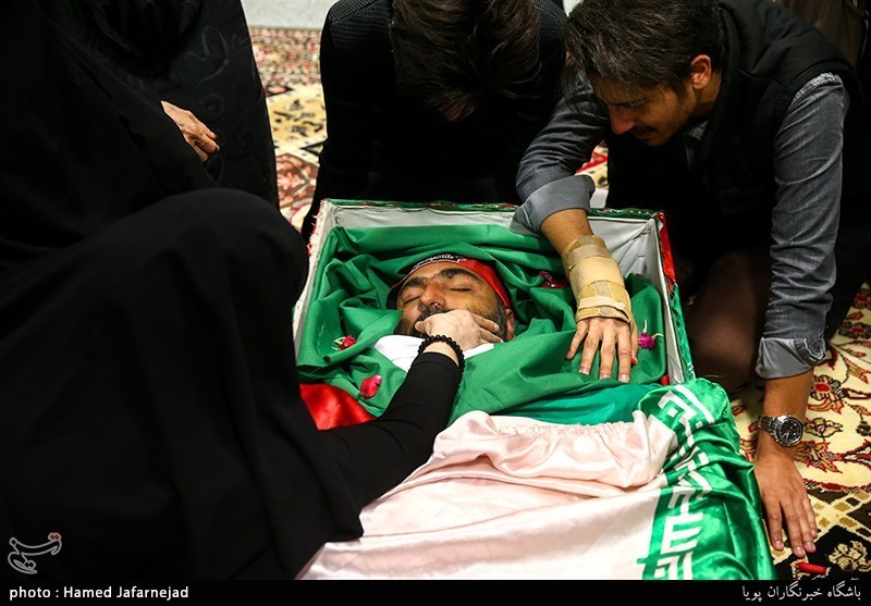 وداع با پیکر مطهر شهید مدافع حرم حمیدرضا ضیایی