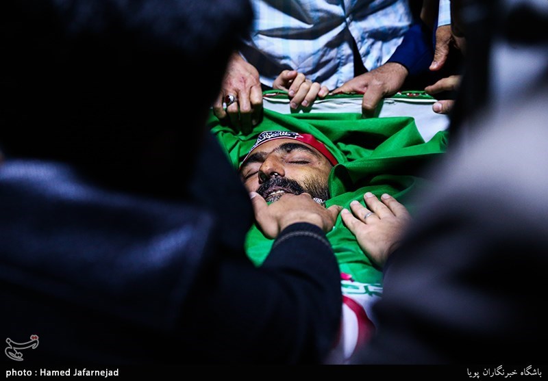 وداع با پیکر مطهر شهید مدافع حرم حمیدرضا ضیایی