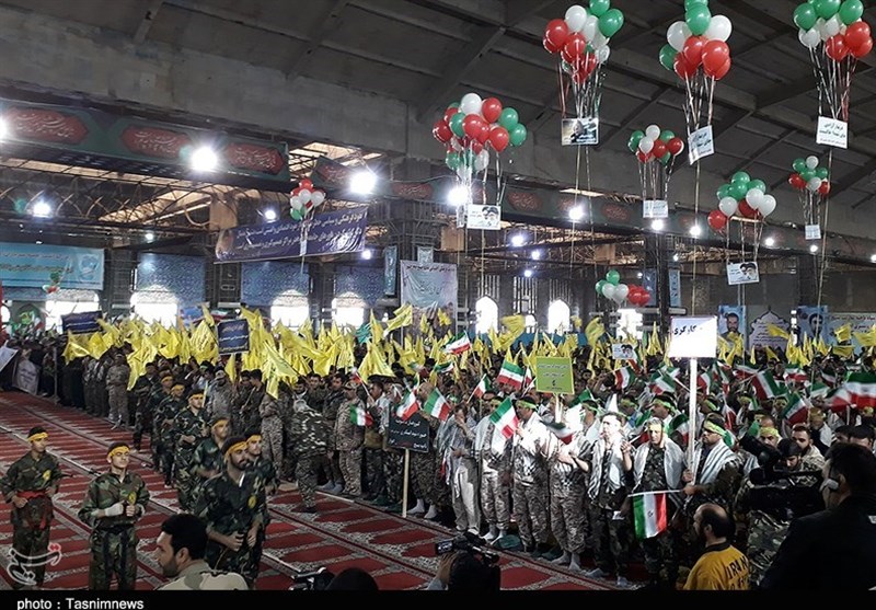 جشن بزرگ پیروزی مقاومت در اهواز با حضور بسیجیان