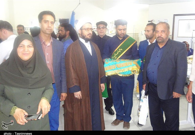 دیدار خادمان مسجد مقدس جمکران با بیماران بیمارستان افضلی پور کرمان