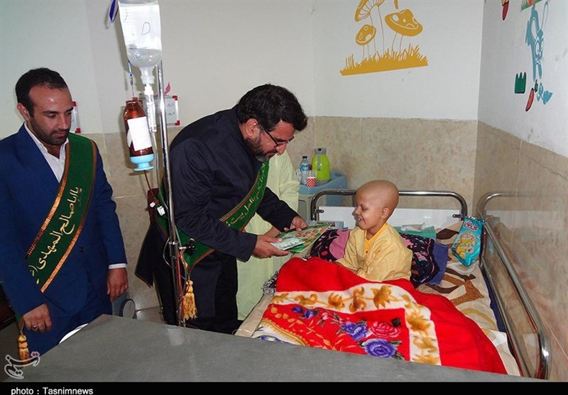 دیدار خادمان مسجد مقدس جمکران با بیماران بیمارستان افضلی پور کرمان