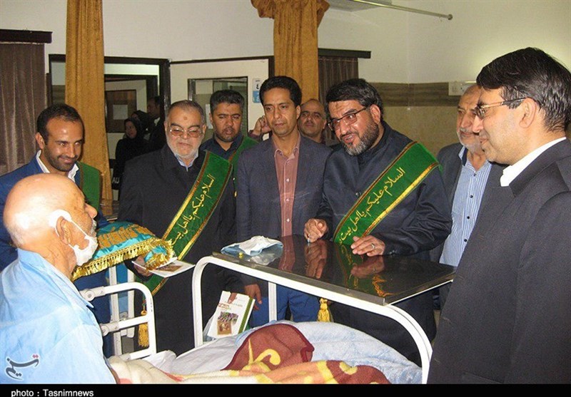 دیدار خادمان مسجد مقدس جمکران با بیماران بیمارستان افضلی پور کرمان